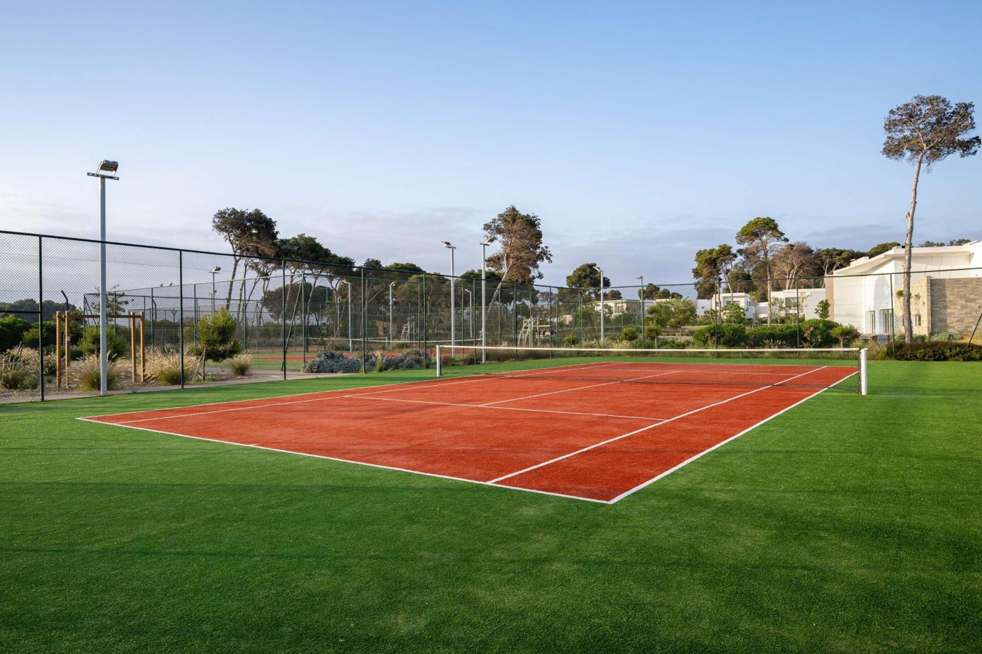 Radisson Blu Resort Al Hoceïma Kültér fotó Tennis court
