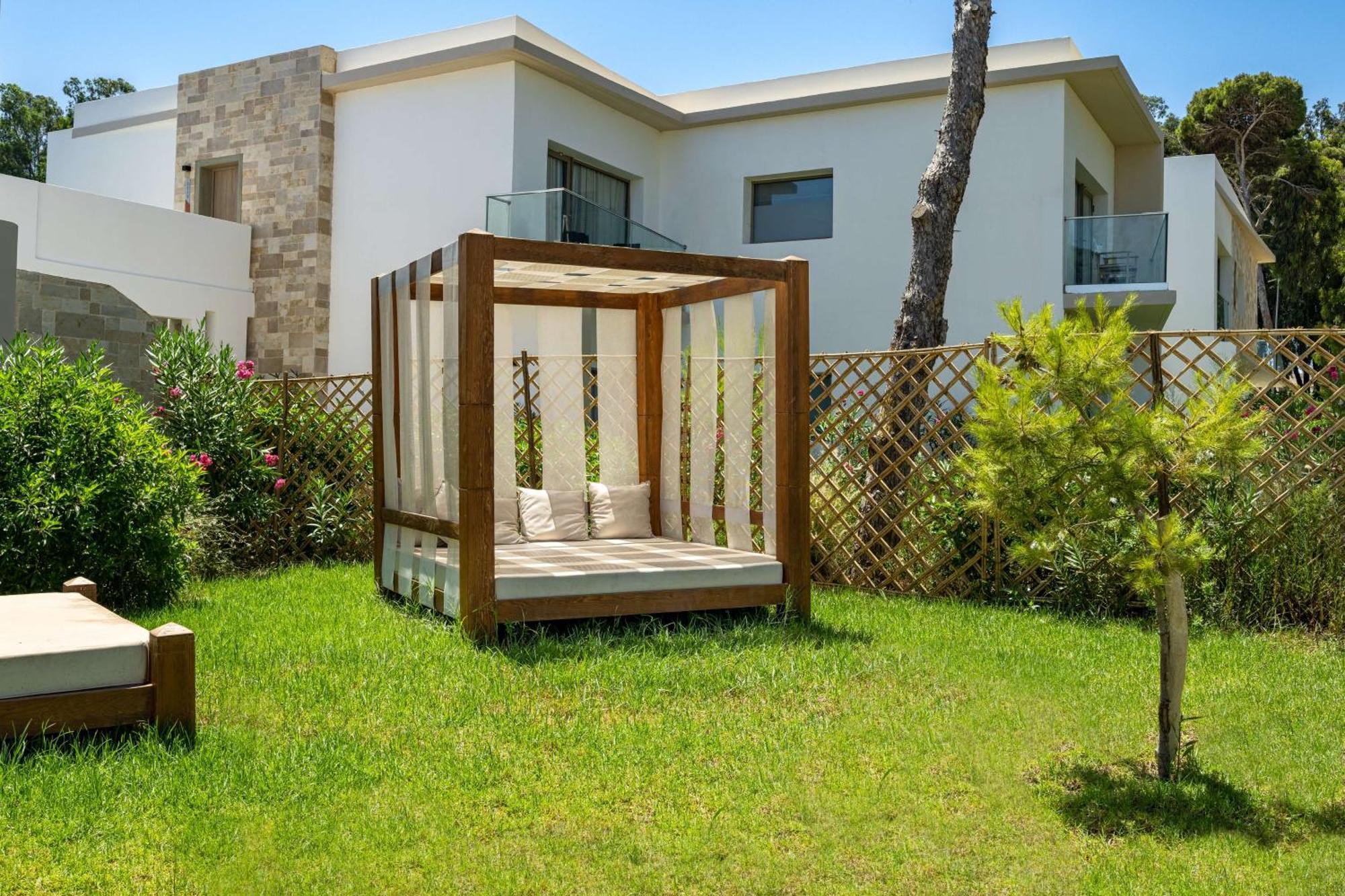 Radisson Blu Resort Al Hoceïma Kültér fotó A pergola in a garden